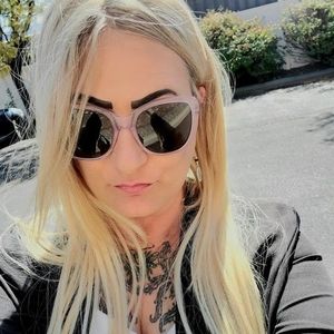 Meet your Posher, Ivy